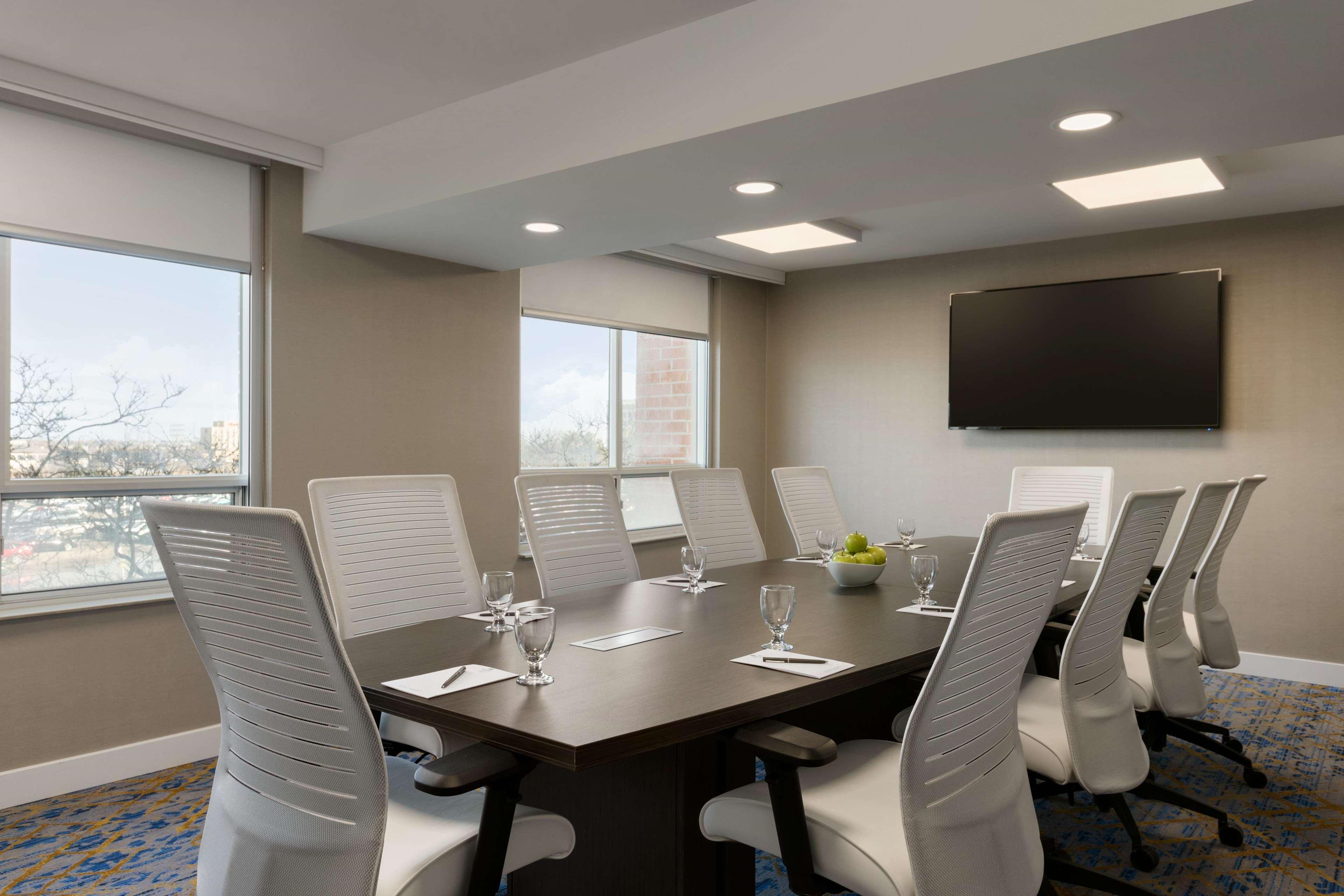 Embassy Suites By Hilton Toronto Airport Ngoại thất bức ảnh