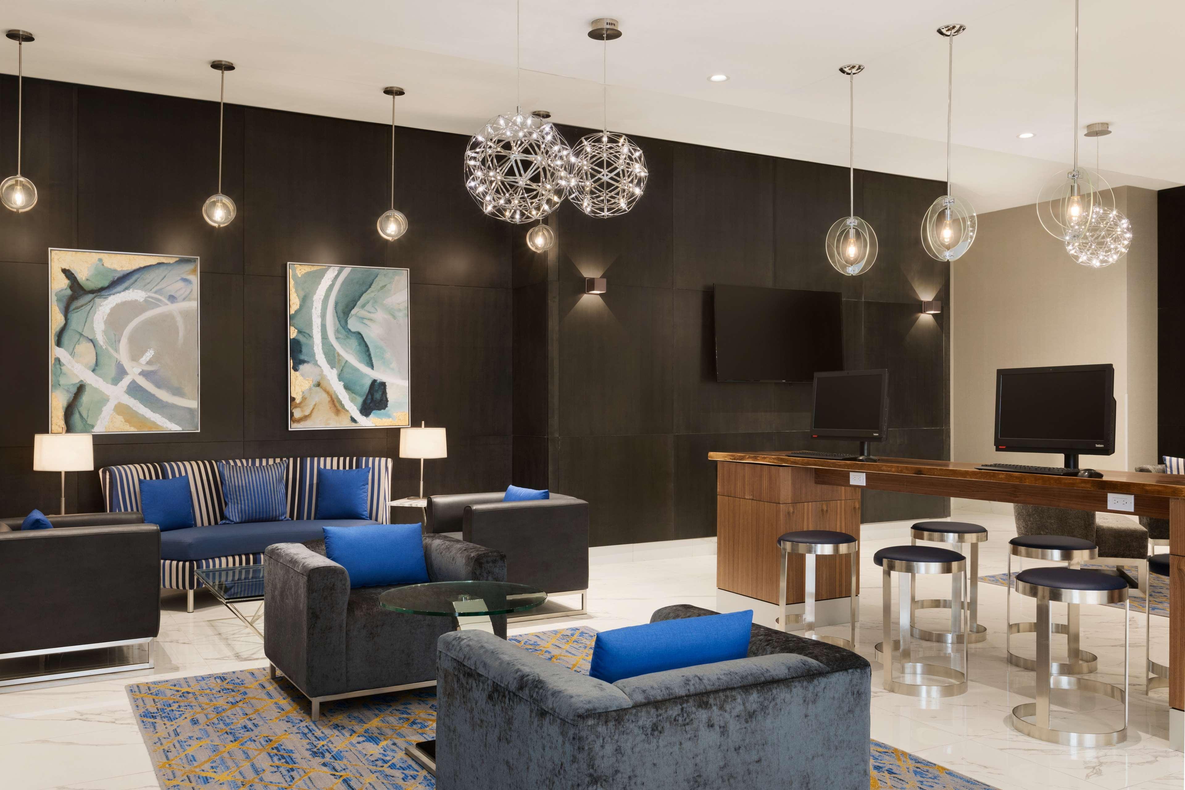 Embassy Suites By Hilton Toronto Airport Ngoại thất bức ảnh