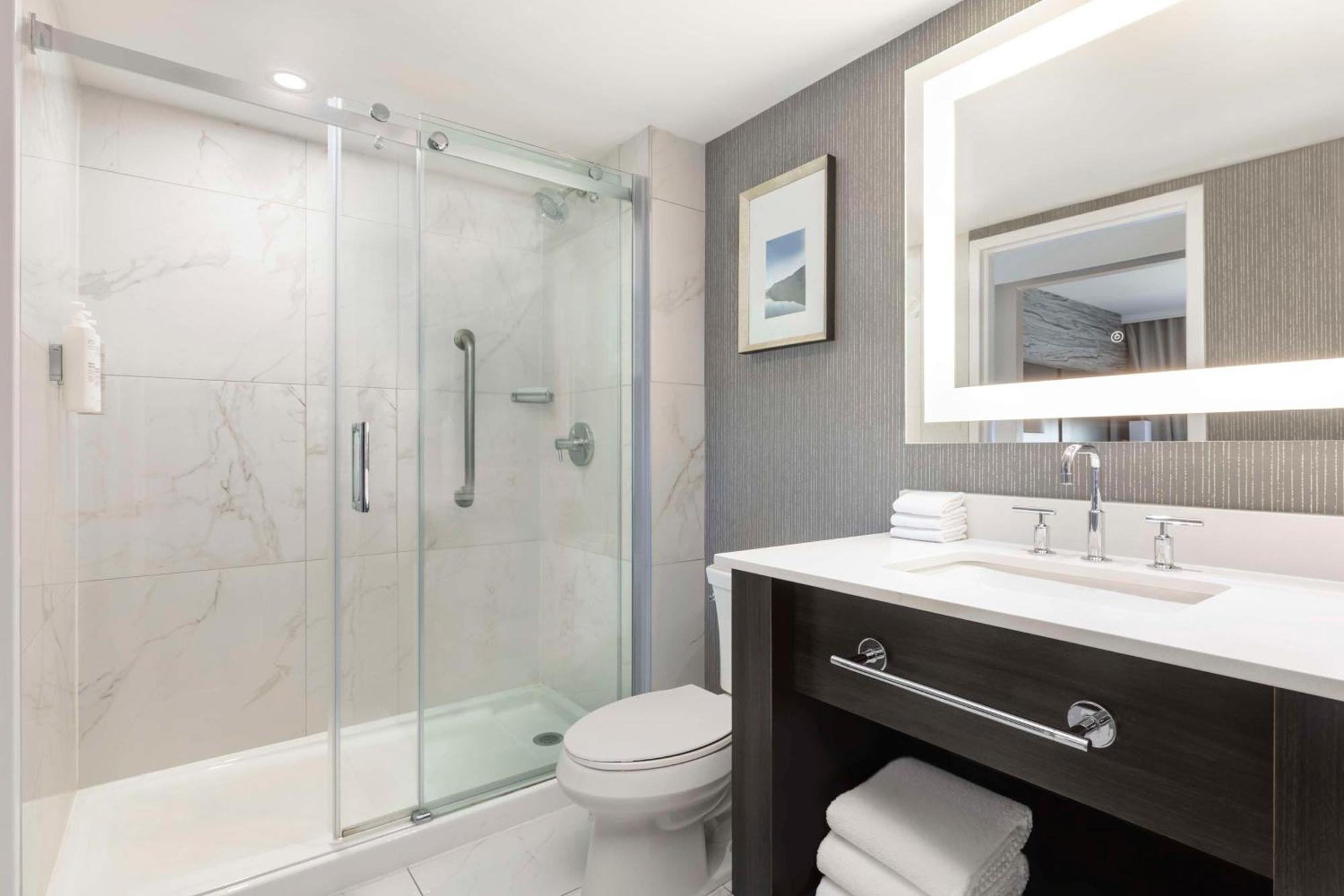Embassy Suites By Hilton Toronto Airport Ngoại thất bức ảnh