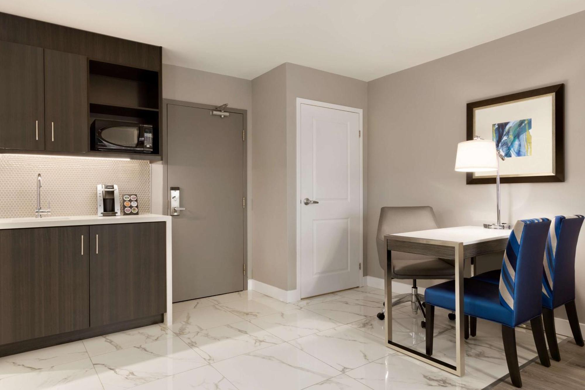 Embassy Suites By Hilton Toronto Airport Ngoại thất bức ảnh