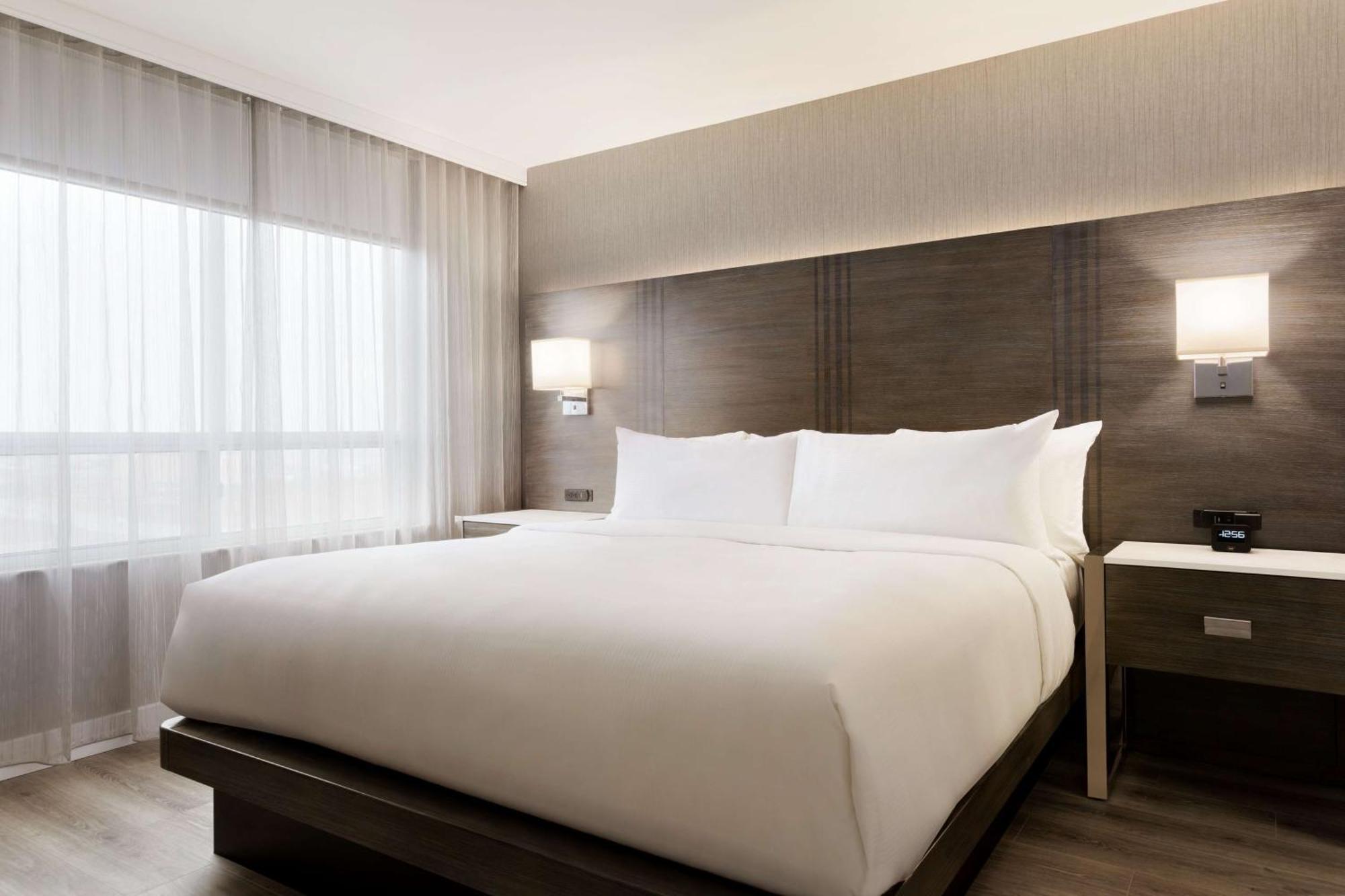 Embassy Suites By Hilton Toronto Airport Ngoại thất bức ảnh