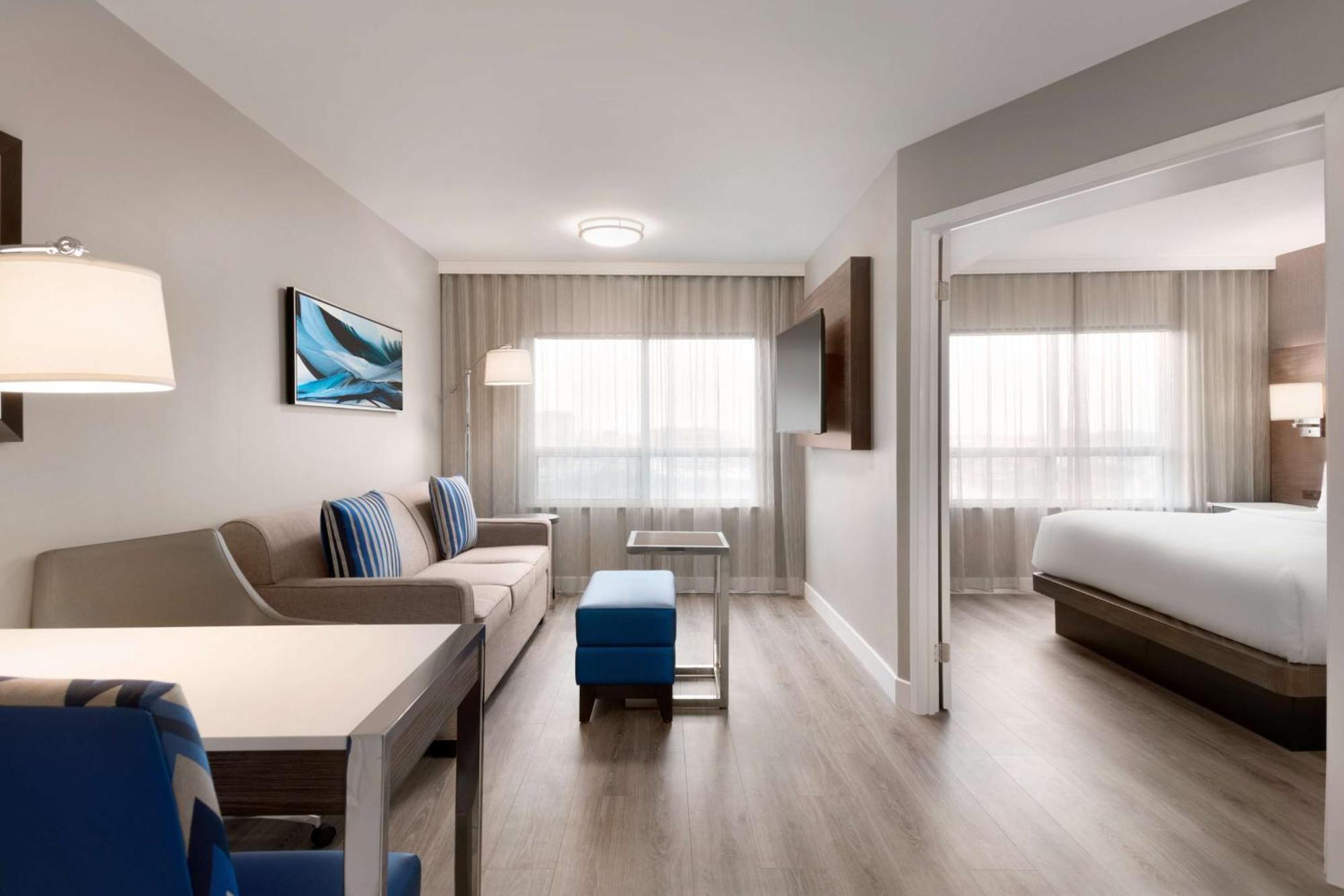 Embassy Suites By Hilton Toronto Airport Ngoại thất bức ảnh