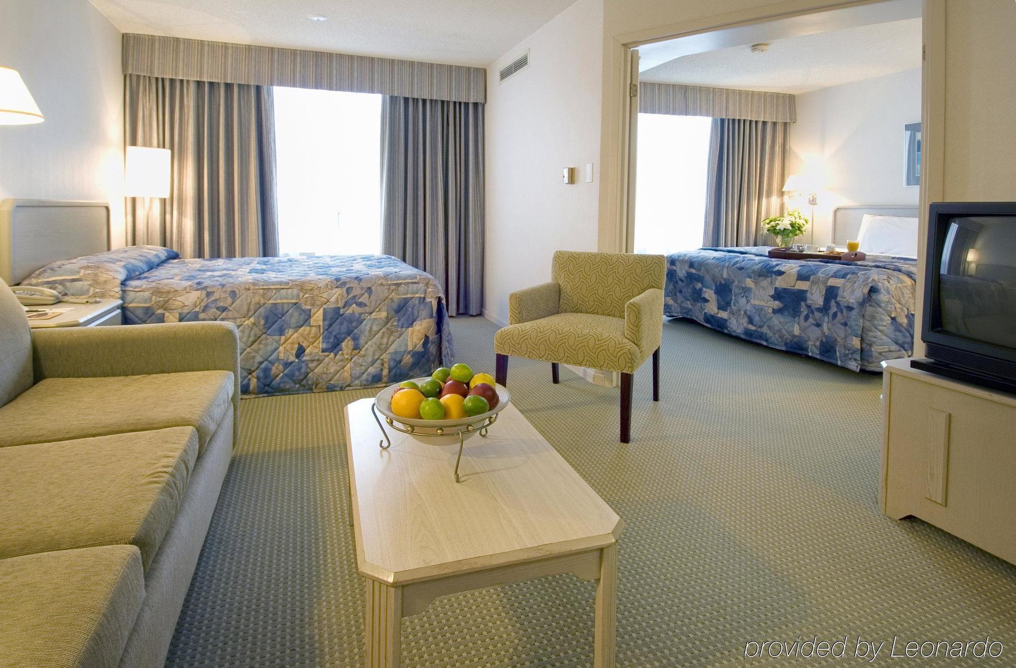 Embassy Suites By Hilton Toronto Airport Phòng bức ảnh