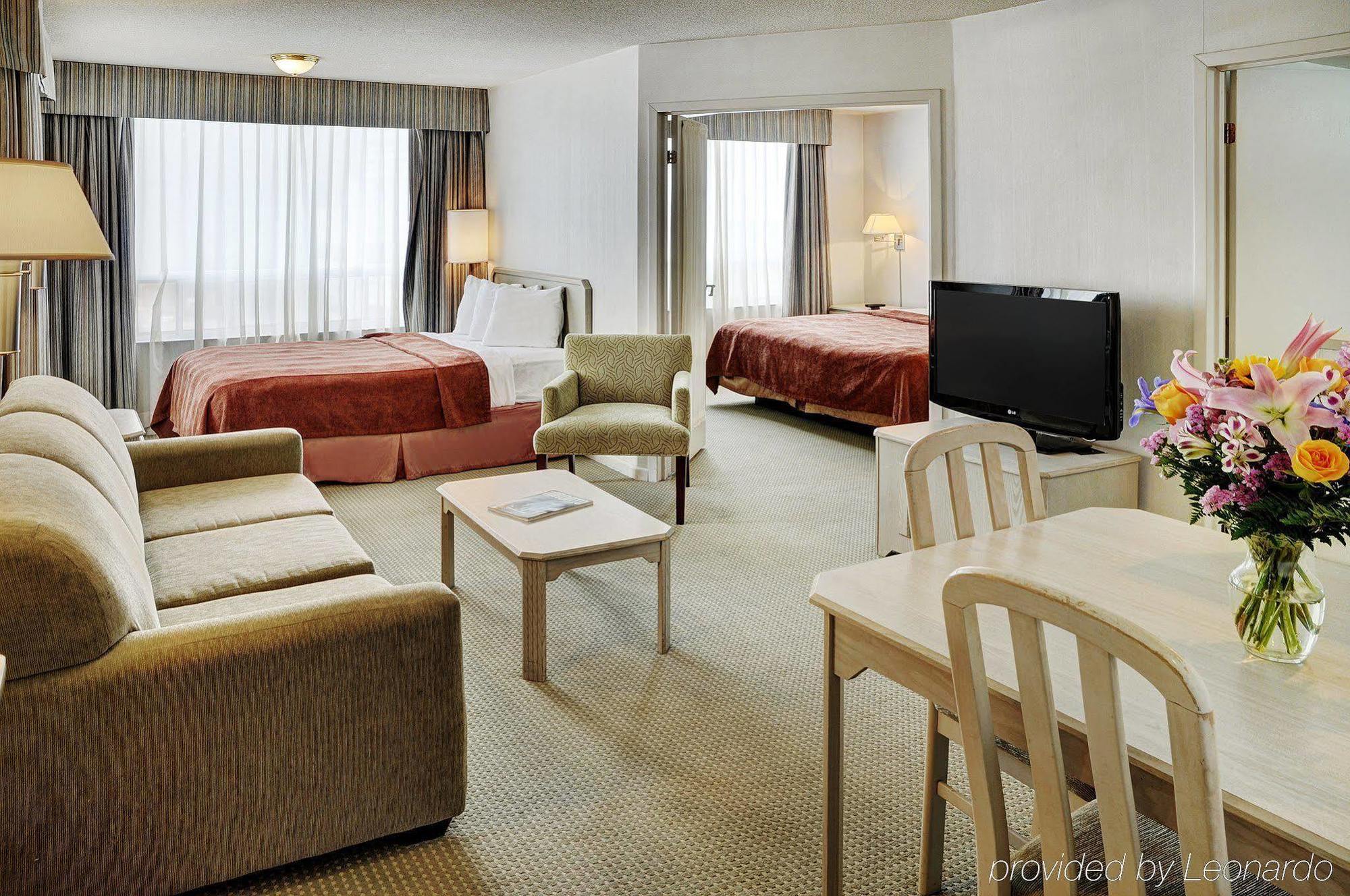 Embassy Suites By Hilton Toronto Airport Ngoại thất bức ảnh